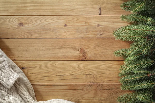 Smrkové Větvičky Dřevěném Stole Ploché Pozadí Vánoční Ozdoby Dřevěné Desce — Stock fotografie