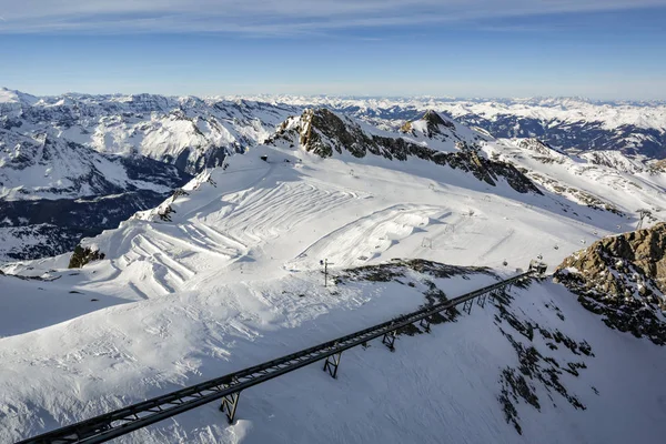 Sněžná Zimní Vyhlídka Vysokých Hor Čas Lyžování Zimní Pozadí Sněhem — Stock fotografie
