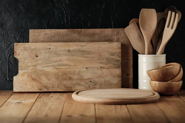 Fondo Mesa Madera Natural Marrón Con Utensilios Cocina Grunge Oscuro — Foto de Stock