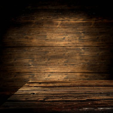 Koyu ahşap masa. ürün gösterimi konsepti. boş koyu ahşap masa. 