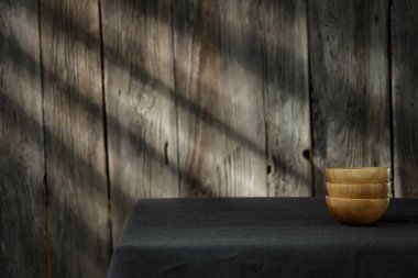 Ahşap arka plan, mutfak aletleri ve dekorasyon için yer.. 