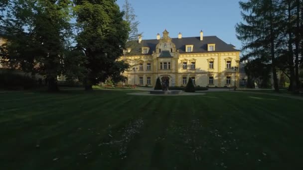 Schönes Historisches Schloss Und Bereit Für Die Hochzeit — Stockvideo