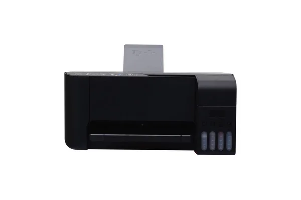 Beyaz arkaplanda mürekkep püskürtme yazıcısı