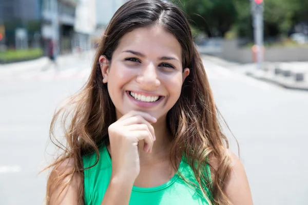 Laughing caucasian teen girl outdoor — Stockfoto