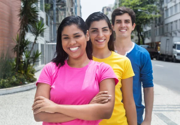 Group of young latin american and caucasian women and man in lin — Stock Photo, Image