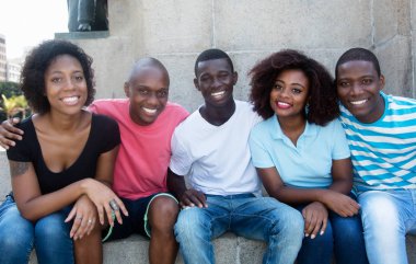 Grup rahatlatıcı Afro-Amerikan erkek ve kadın
