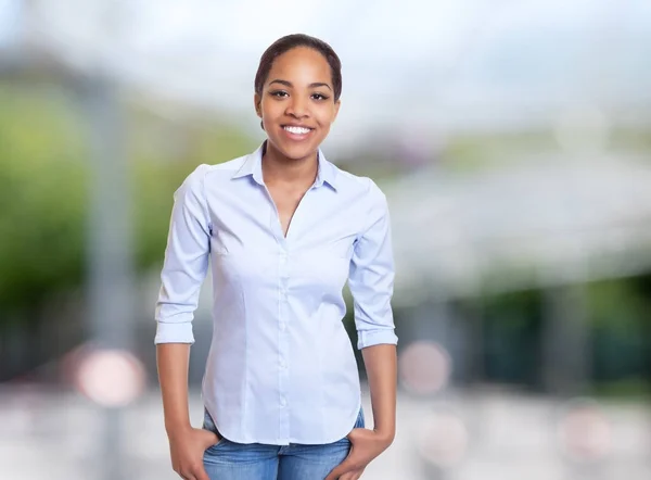 Vrolijke Afro-Amerikaanse zakenvrouw — Stockfoto