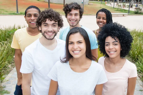 Large group of young adult men and women from all over the world — Stock Photo, Image