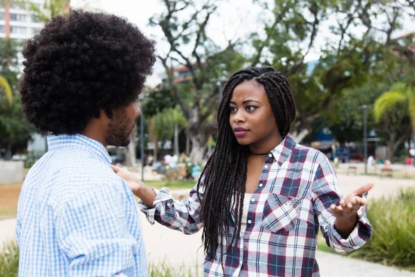 Afrikanisches amerikanisches Paar mit Beziehungsschwierigkeiten — Stockfoto