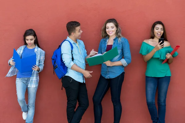 Group Learning Students Young Adults Outdoor — Stock Photo, Image
