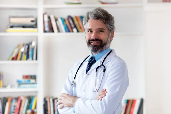 Portrait Mature Adult Doctor Gray Hair Hospital — Stock Photo, Image