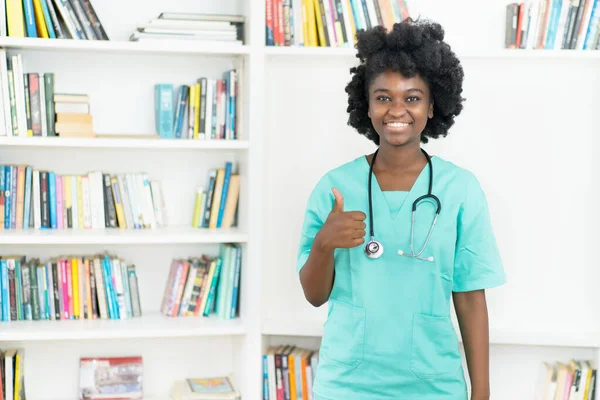 Jeune Étudiant Médecine Afro Américaine Jeune Infirmière Avec Copie Hôpital — Photo