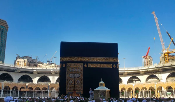Święty Kaaba Jest Centrum Islamu Położony Masjid Haram Mekce Tłum — Zdjęcie stockowe