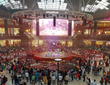 Katar, Doha, Katar-01 Aralık 2019: Katar 'daki güzel alışveriş merkezi