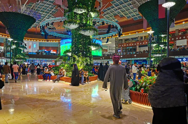 Mall of Katar, Doha, Katar-01 Prosinec 2019: Krásný obchoďák v Kataru — Stock fotografie