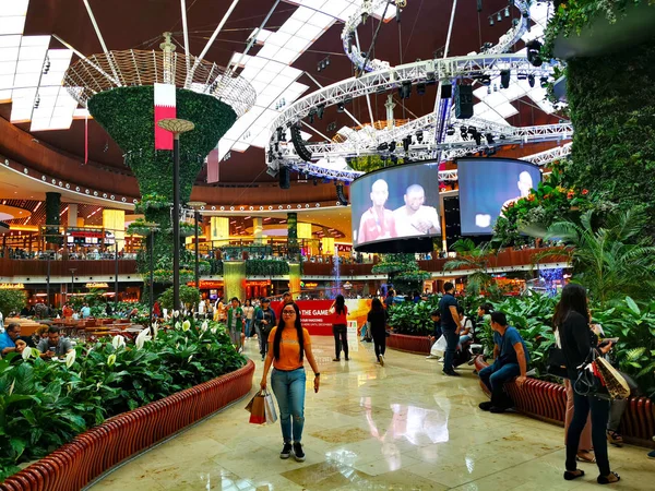 Centro comercial de Qatar, Doha, Qatar-01 Diciembre 2019: Hermoso centro comercial en Qatar —  Fotos de Stock