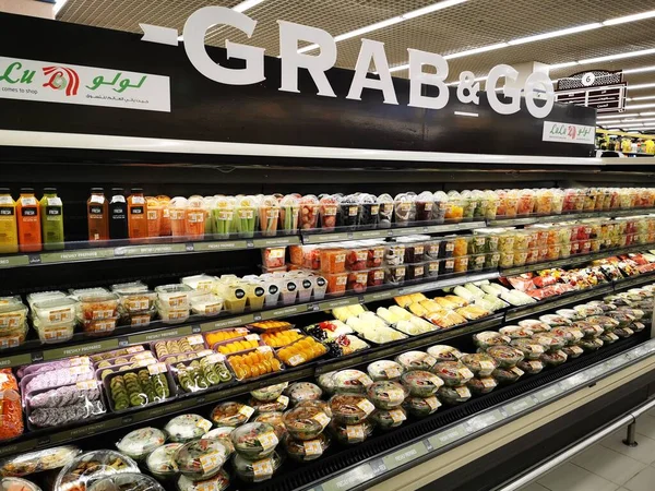 카타르 2020 코로나 바이러스가 유행하는 슈퍼마켓에는 식료품이 — 스톡 사진