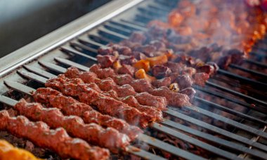 Tikka, şiş & kofta kebabı mangal mangalı