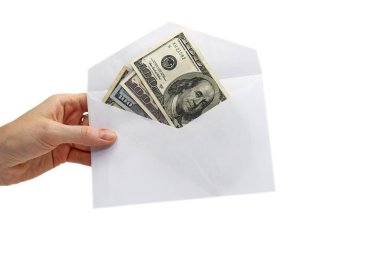 Beyaz arka planda beyaz zarf içinde dolar banknotları. Rüşvet konsepti, Dale, hediye, para transferi