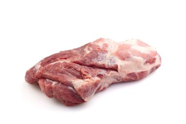 Domuz boyunlu karbonat. Taze çiğ domuz eti. Beyaz arka planda izole edilmiş. Kapat.