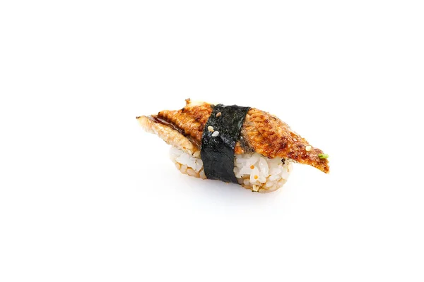 Traditionele Japanse sushi en nigiri geïsoleerd op witte achtergrond. foto 's sluiten — Stockfoto