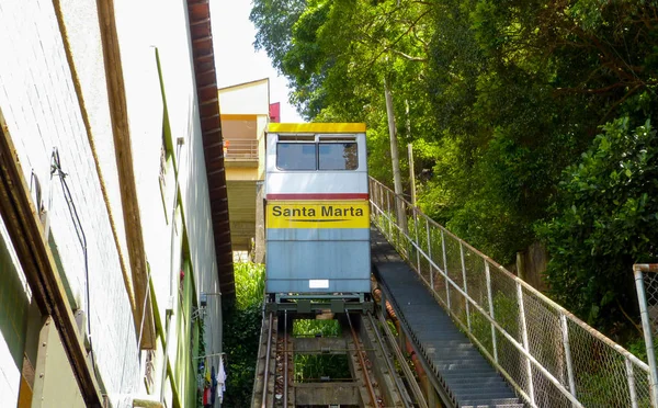 Carrello mobilità dei residenti della collina a Santa Marta Botafogo rio de janeiro . — Foto Stock