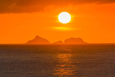 Rio de Janeiro 'daki Arpoador plajında gün batımı