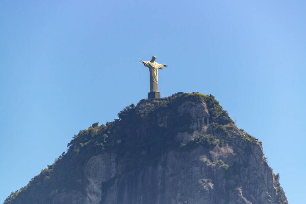 Статуя Христа Искупителя в Рио-де-Жанейро, Бразилия - 12 мая 2020 года: Статуя Христа Искупителя - одно из чудес света, расположенных в Рио-де-Жанейро
.