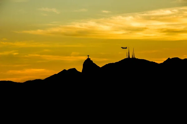 Silhouette Von Christus Dem Erlöser Mit Einem Wunderschönen Sonnenuntergang Rio — Stockfoto