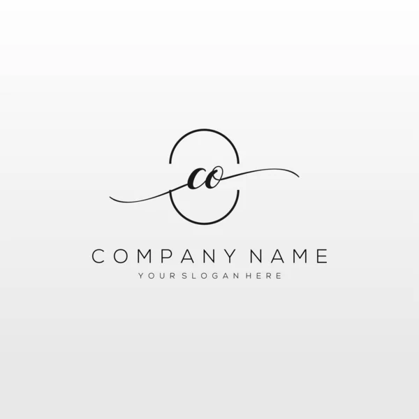 Wstępne Pismo Wektor Logo Logo Dla Biznesu Piękno Moda Kolejny — Wektor stockowy
