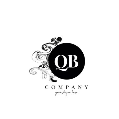 Mürekkep Bulutu Akan Doku Vektörü ile QB İlk Harf Logosu Tasarımı.