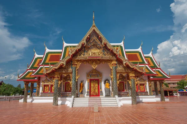 Wat Phra That Choeng Chum Worawihan — стоковое фото