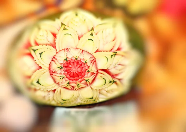 아시아의 음식점에서 수박에 무늬와 — 스톡 사진