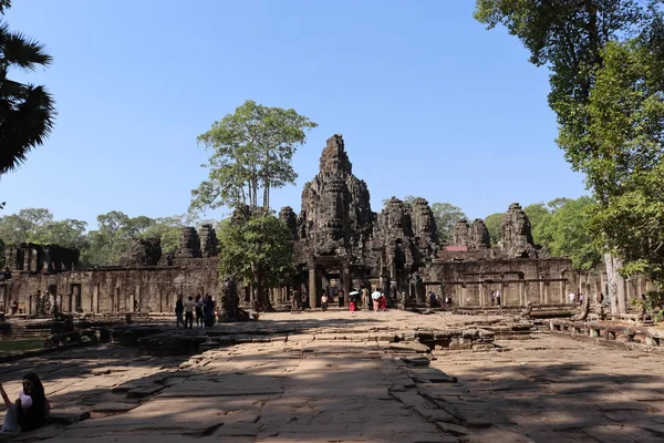 Vedere Templelor Clădirilor Antice Din Cambodgia Înconjurate Păduri Tropicale — Fotografie, imagine de stoc