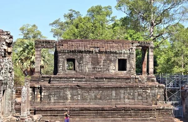 Utsikt Över Tempel Och Gamla Byggnader Kambodja Omgiven Regnskog — Stockfoto