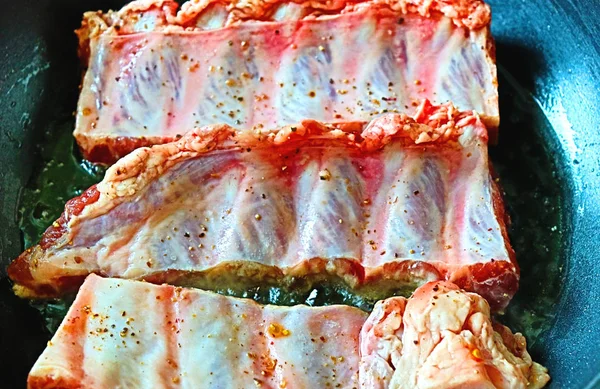 Koken Keuken Ingrediënten Vlees Ribben Uien Knoflook Hete Chili Pepers — Stockfoto