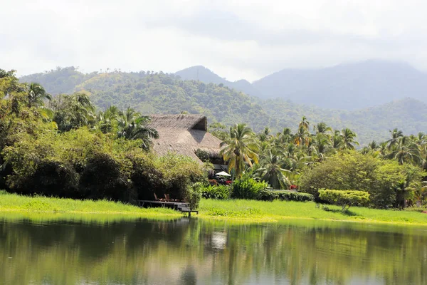 Ecologia Casa Bambù Canna Legno Sulle Montagne Della Colombia — Foto Stock