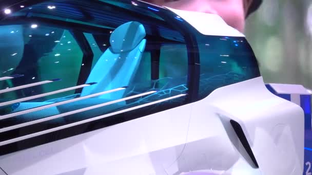 28 martie 2017. Bangkok, Thailanda. Conceptul Toyota FCV Plus este expus la cea de-a 38-a ediție a Salonului Auto Internațional Bangkok de la Centrul de Impact. . — Videoclip de stoc