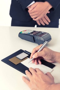 Tüketici kredi kartı satış işlem faturalı olarak imzalama 