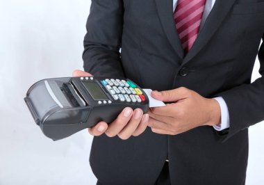 kredi kartı swipe terminal aracılığıyla.