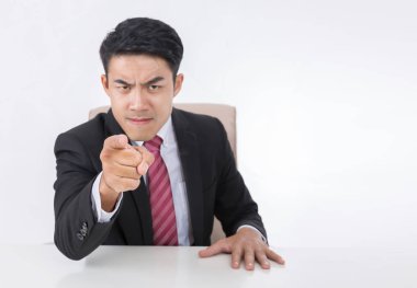 Kızgın işadamı işaret eden bir parmağa office Isola, portresi