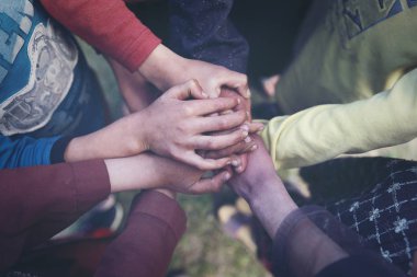 grup çocuk el, ekip çalışması kavramı.