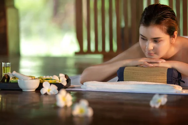 Porträtt Ung Vacker Thailändsk Kvinna Spa Miljö Vacker Ung Kvinna — Stockfoto