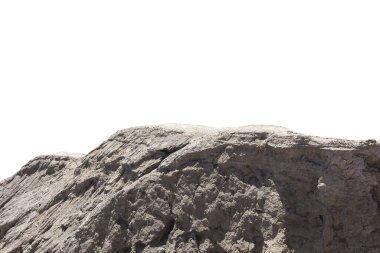 Uçurum taşı, dağ kayasının beyaz arka planda izole edilmiş bir parçasını tespit etti..