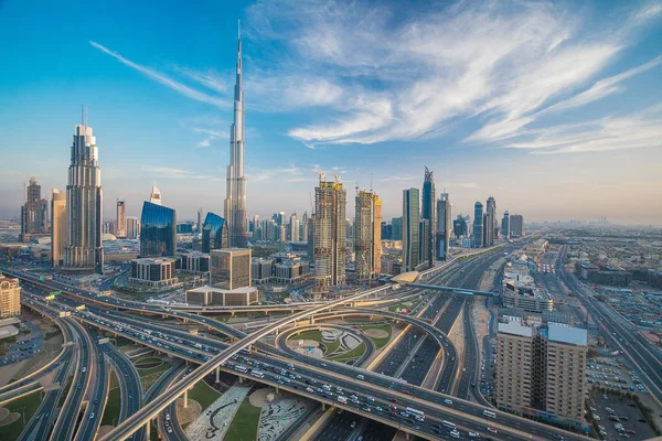 Dubai Skyline Van Wegen Verkeer Stockfoto