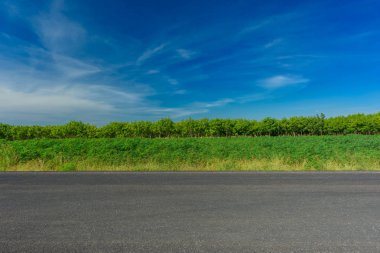 Asfalt yol ve kırsal kez bakıldı