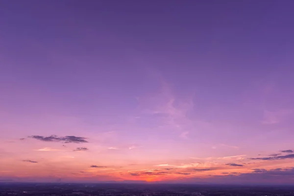 günbatımı gökyüzü arka plan renklerini rose kuvars ve huzur ile