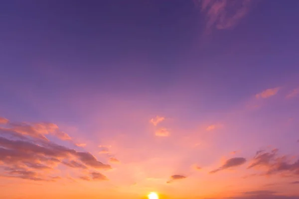 Solnedgång himmel bakgrund — Stockfoto