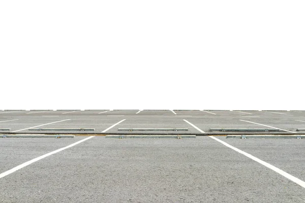 Pusty parking na białym tle. — Zdjęcie stockowe