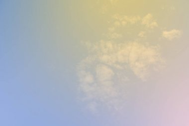 Pastel renkli gradyan ile gökyüzü